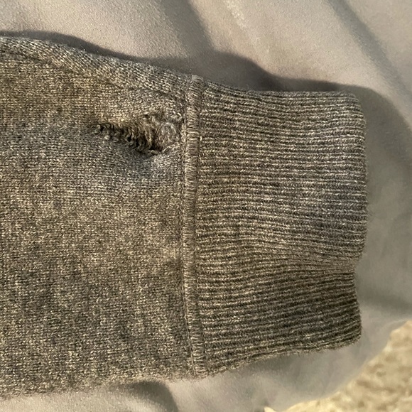 Vince Men’s Black / Grey Cashmere Sweater - Picture 7 of 8